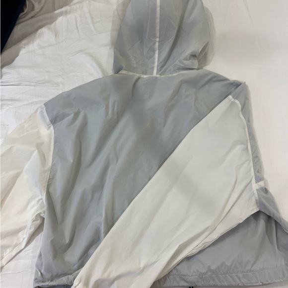 Cute rain jacket - Picture 3 of 4